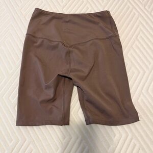 Varley 7 inch inseam high rise bike shorts mocha brown women’s size small